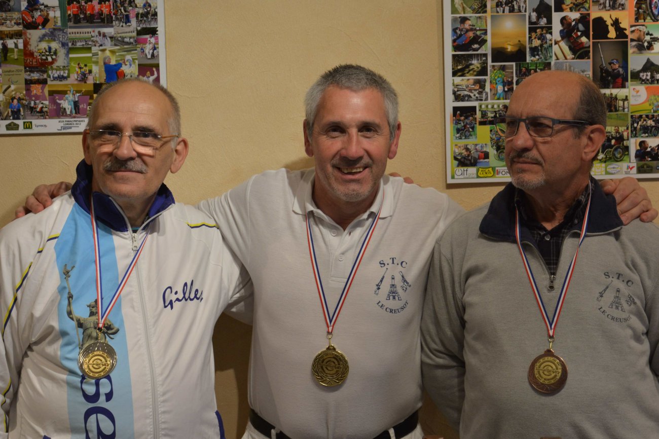 20180503 stc71 tir sportif pluie de medailles pour les arbaletriers du creusot aux championnats de bourgogne a sens 00