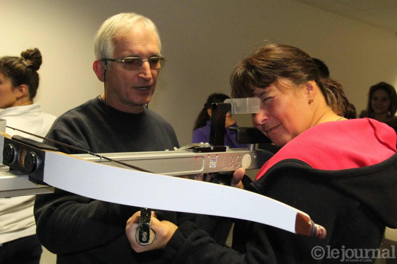 Chantal Chapuis a réalisé un dix grâce aux conseils éclairés de Jean-Paul Coussot. Photo J.-C. P.(CLP)